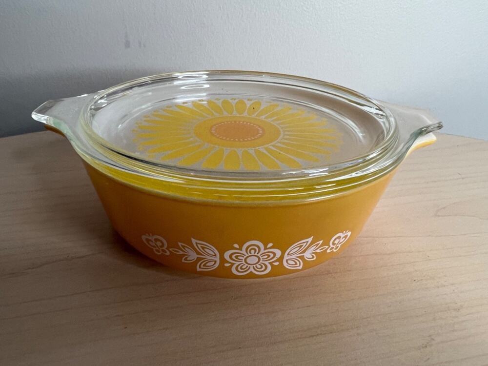 Vintage Pyrex Butterfly Gold #471 1 Pint Casserole Dish Sunflower Daisy Lid